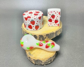 Juego de molinillo de hierbas de fresa: Encendedor rosa con tapa abatible, 4 piezas de aluminio de 2,5 pulgadas
