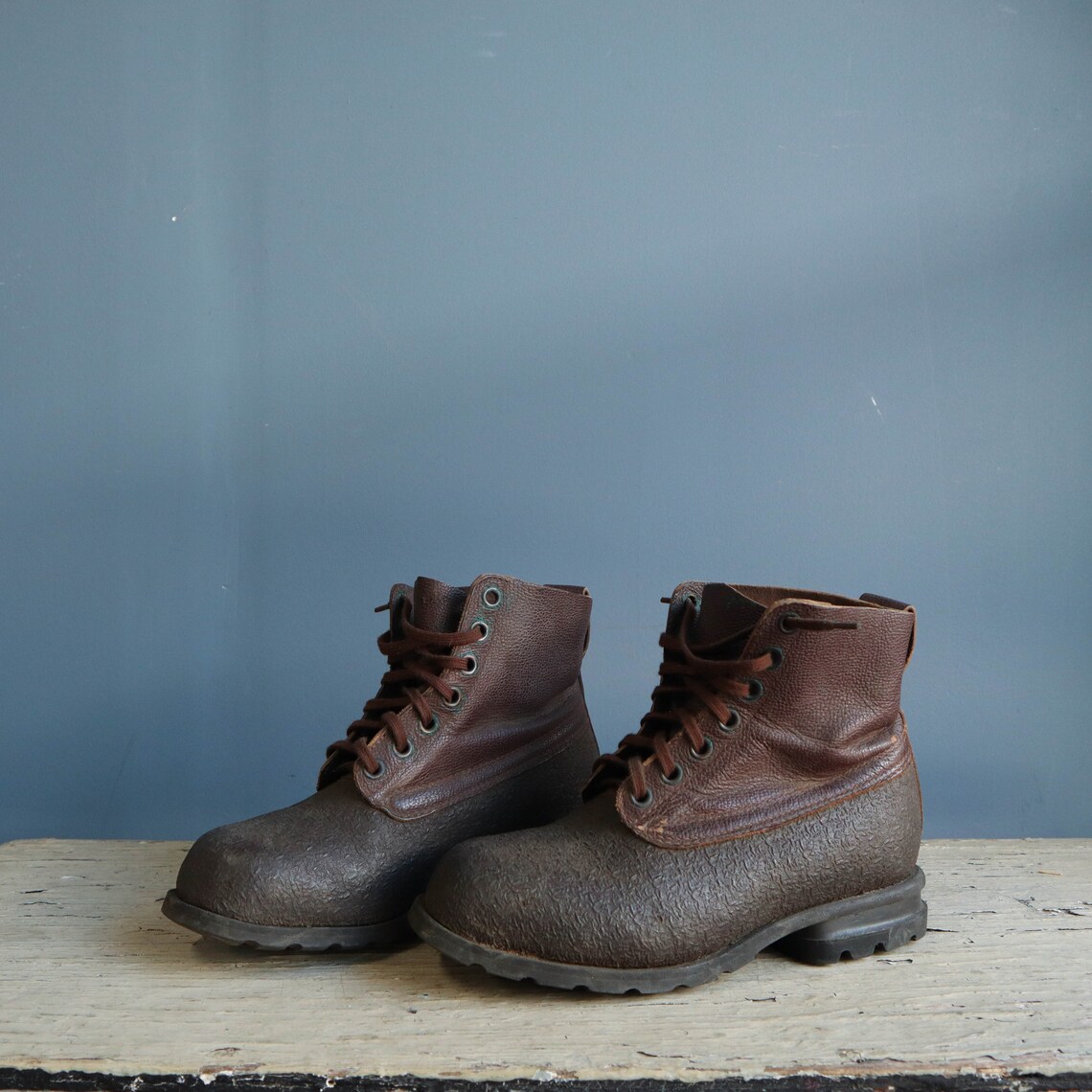 leather tretorn