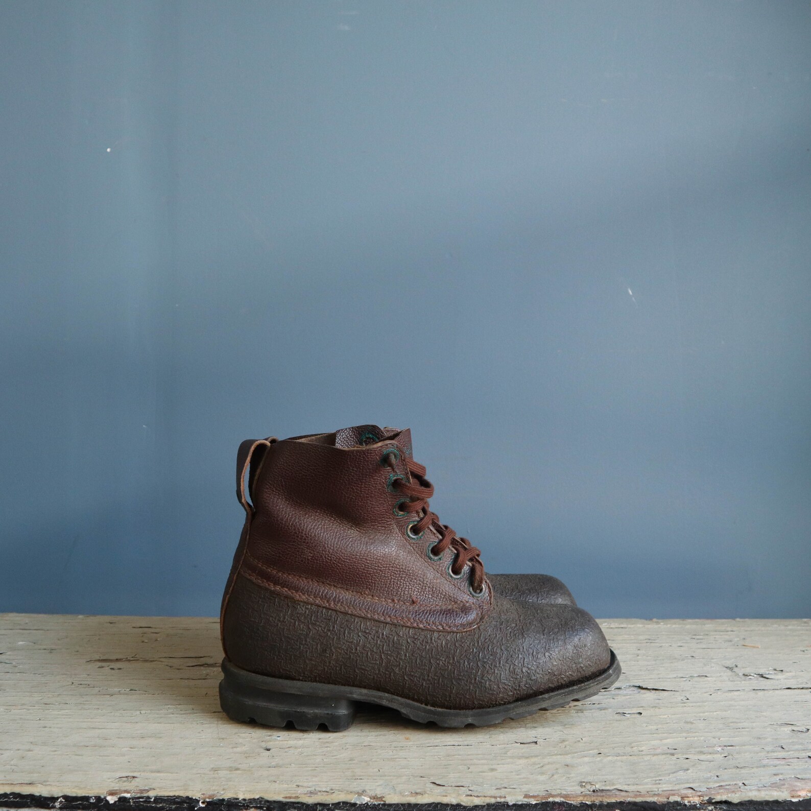 leather tretorn