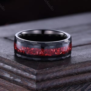 Unique Crushed Red Garnet Men&#39;s Wedding Band Hammered Ring Men&#39;s Tungsten Wedding Band Handmade Custom Anniversary Gift Promise Ring For Him