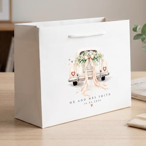 Personalisierte Hochzeitsgeschenktasche, Geschenktüte für das Brautpaar, Erinnerungstüte für den Hochzeitstag, Geschenktüte mit individuellem Namen Bild 6