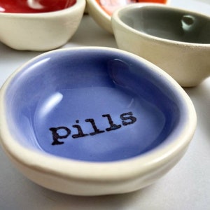 14 colors pill dish, self care gift, mother's Day gift, small ceramic pill dish, stamped pill holder, decorative pill organizer, pill bowl Light lavender