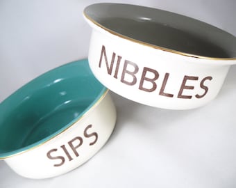 set of 2 Personalized Food and Water bowl for cat or dog, small or large sizes, custom color options, gold or silver rim, personalized text