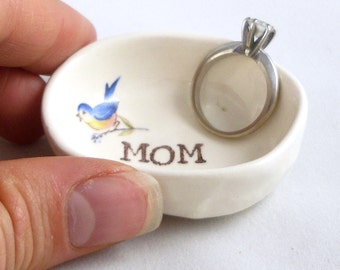 cadeau de fête des mères pour maman RING DISH cadeau pour maman, porte-bague oiseau bleu pour maman, prêt à expédier, cadeau de dernière minute des enfants, cadeau de nouvelle maman