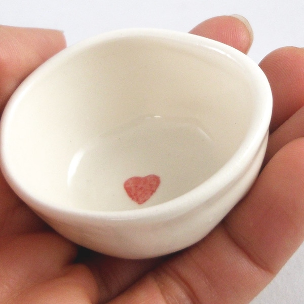 Mothers day gift for her, red heart ring holder, engagement gift, engagement ring holder, ceramic wedding ring, bridal shower gift