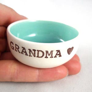 CUSTOM christmas GIFT for grandma, pill dish or vitamin bowl personalized for grandparent, ring dish for grandma, gift from grandchildren