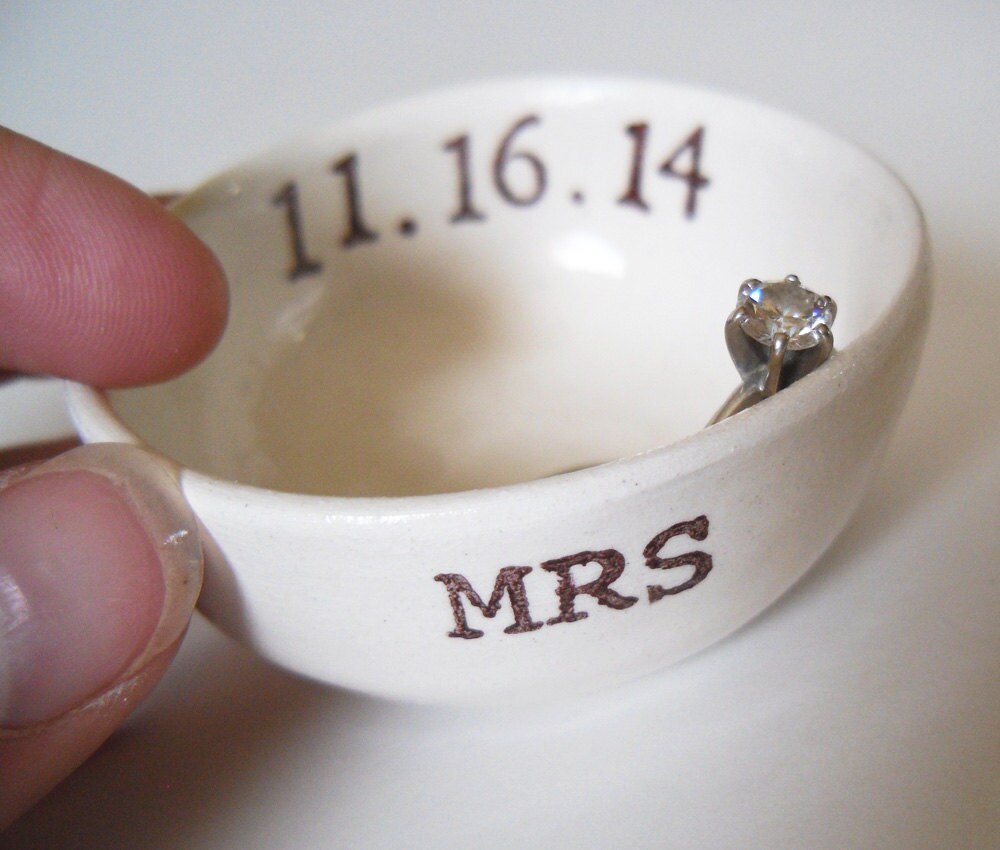 Custom MRS Gift Wedding Date RING HOLDER Gift for Bride Ring - Etsy