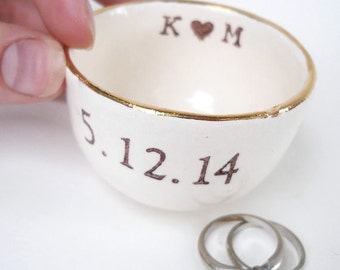 gold or silver, RING DISH wedding ring pillow table decoration party favors bridesmaid and groomsmen gifts personalized names date phrases