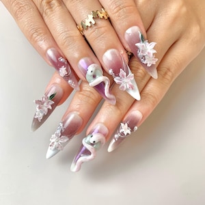 Marzycielskie Ombre Press-On Nails | Fantazyjne 3D Kwiaty i Węże Charms | Niestandardowy Długi Manicure Szpilkowy