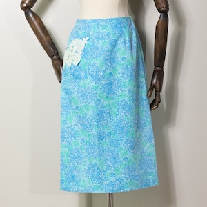 1970s Lilly Pulitzer blue floral print skirt | vintage The Lilly chrysanthemum printed A-line skirt with pocket | XS/S