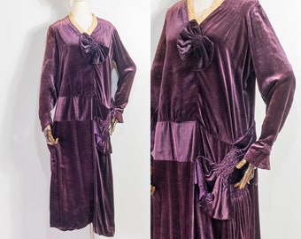 vintage 1920s plum velvet long sleeved drop waist dress | 20s velvet dress with ruching and bows | M