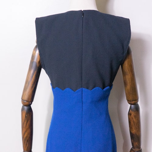 1980s shops Carolina Herrera sleeveless wool scalloped sheath dress | vintage 80s Neiman Marcus color blocked mini cocktail dress | S