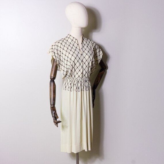 1940s ivory crepe rayon dress with brown lattice … - image 3