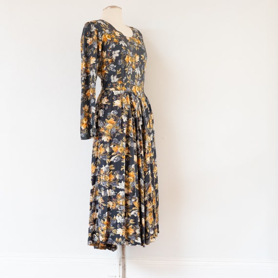 1990s dark floral print rayon dress | 90s vintage… - image 3