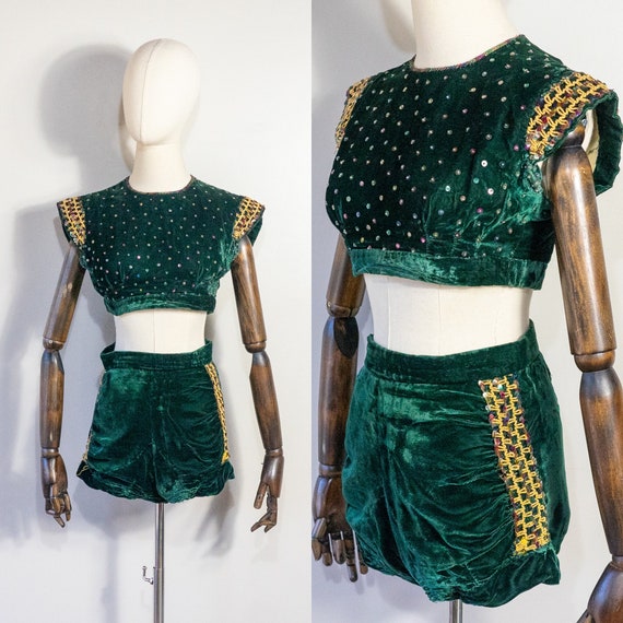 vintage 1940s green velvet cropped top and shorts… - image 1