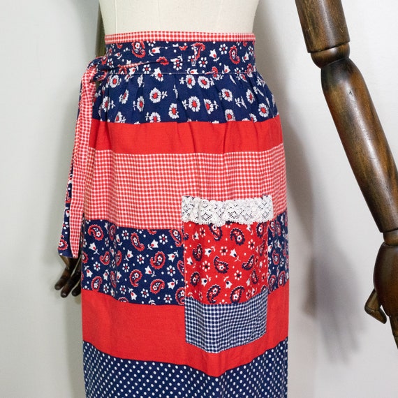 1970s red white blue patchwork print wrap skirt |… - image 7