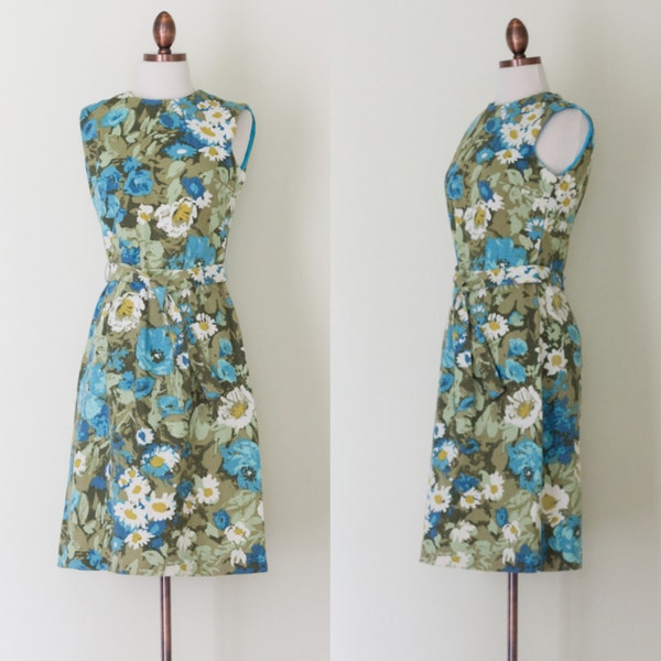 1960s floral broadcloth sleeveless sheath dress / vintage 60s floral A line sleeveless printed dress with belt | S