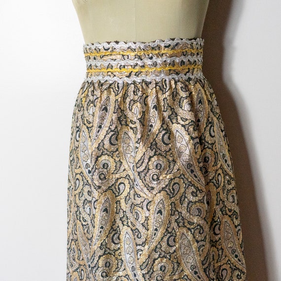 1960s 1970s black and metallic brocade paisley ma… - image 7