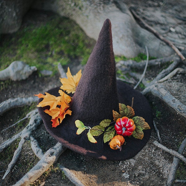 Hexenhut mit Kürbissen und Herbstlaub Wald Zauberer Hut gefilzt Wolle Halloween Kostüm Hexenkostüm Larp Hut cosplay dark academia wicca