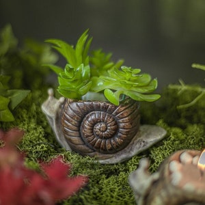 キャンドルホルダー 樹脂製カタツムリ植木鉢