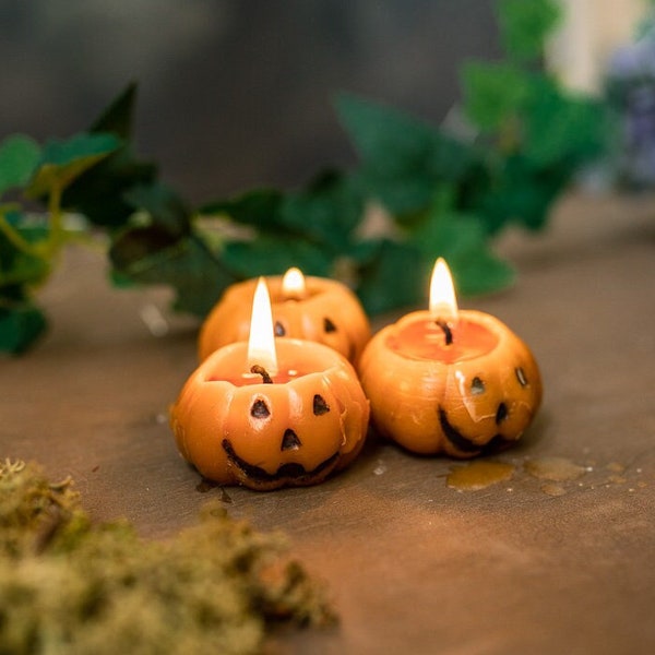 Pumpkin Candle - Halloween candle set - cinnamon and orange Scent - Party Favors