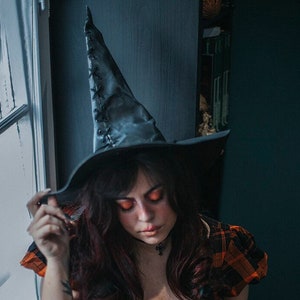 Witch Wizard Pointed Black hat wool twisted Felt magic dark gothic halloween wicca