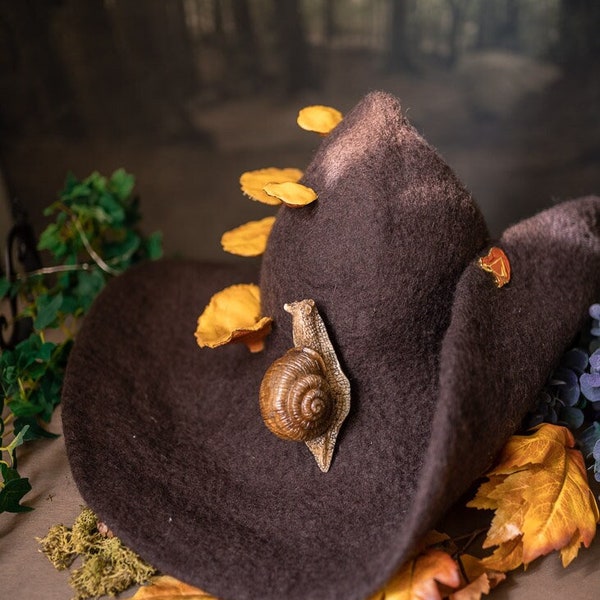 Chapeau de sorcière de la forêt avec des champignons et un escargot chapeau de magicien de la forêt feutré chapeau laine Halloween costume sorcière costume GN chapeau cosplay dark academia