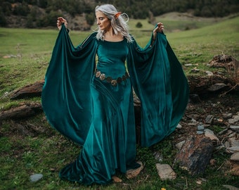 Green elven medieval dress velvet preraphaelite ren fair elf costume celtic medieval velvet dress