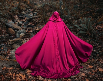 Cape bordeaux en satin rouge foncé à capuche GN médiéval chaperon cosplay costume fairycore goblincore cottagecore