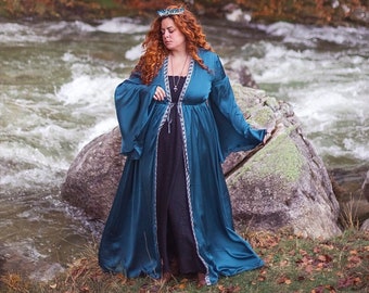 Robe médiévale Robe préraphaélite inspirée du costume surcot en mousseline de soie surcot robe médiévale manteau romantique robe elfique bleu et argent elfique