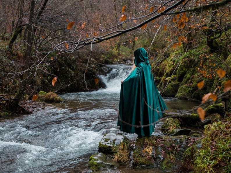 Velvet cape green hooded cloak, medieval elven fantasy costume cape with hood image 8