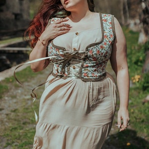 Hobbit bodice, Renaissance corset flowers cottagecore style corset vest, Wench regency steampunk image 9