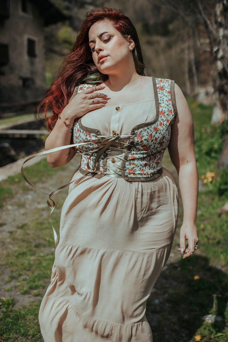 Hobbit bodice, Renaissance corset flowers cottagecore style corset vest, Wench regency steampunk image 9