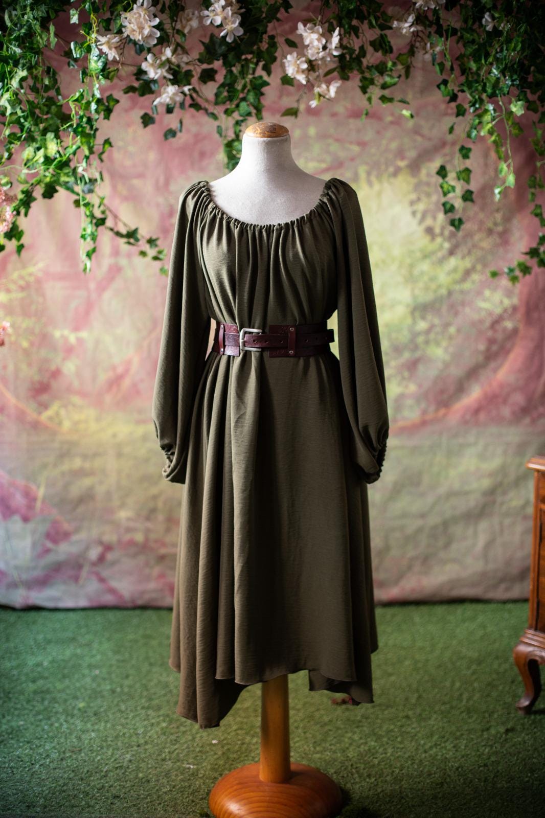 Witte nachthemd van viscose - Renaissance boerenkostuum - Etsy België, image size:1066x1600