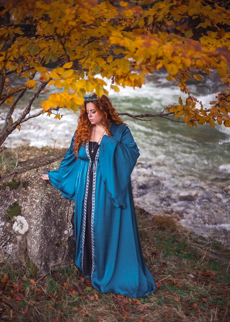 Robe médiévale Robe préraphaélite inspirée du costume surcot en mousseline de soie surcot robe médiévale manteau romantique robe elfique bleu et argent elfique image 4