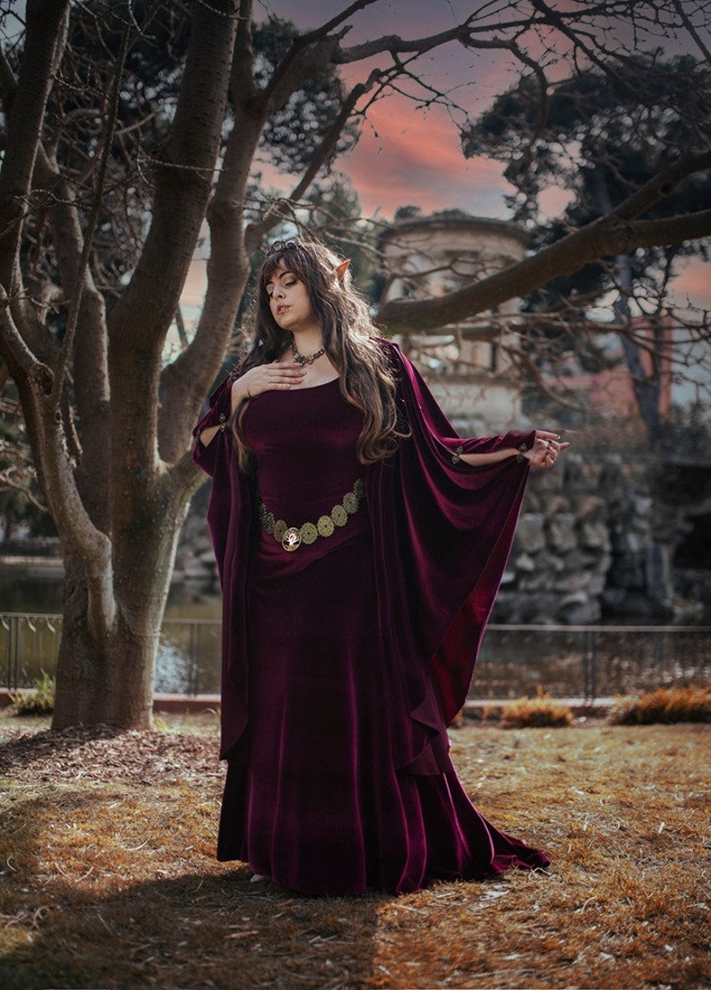 Burgundy medieval dress red velvet preraphaelite ren fair elven costume celtic medieval velvet dress Metal Belt