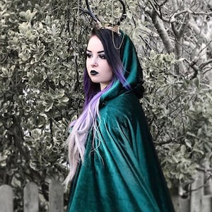 Velvet cape green hooded cloak, medieval elven fantasy costume cape with hood image 10