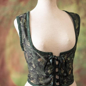 Renaissance bodice, Oak leaves cottagecore style corset vest, Druid dnd Wench regency steampunk imagem 4