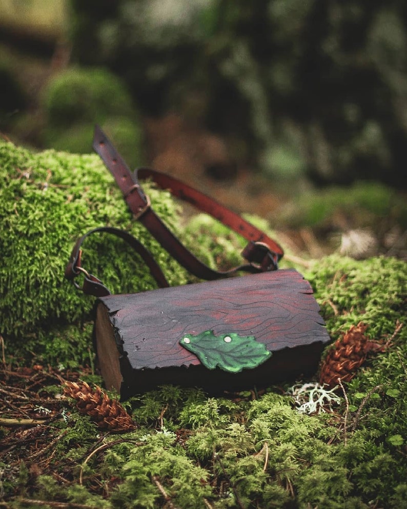 Log bag wood and leather nature form Druid witch inspired handbag shoulder bag goblincore cottagecore image 7