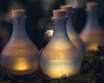 3D Printed Glowing Potion Lamp – Fantasy Cabinet Decor, Witchy Magical Light