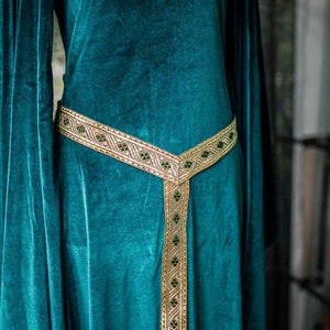 Green elven medieval dress velvet preraphaelite ren fair elf costume celtic medieval velvet dress image 10