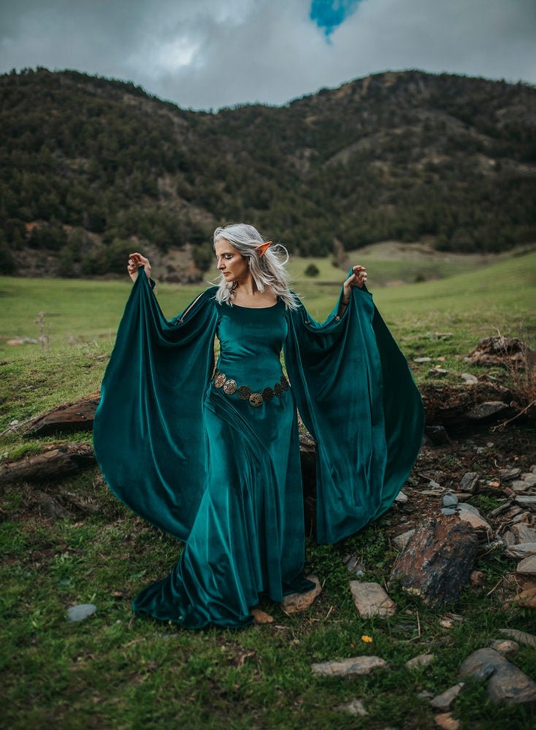 Green Elven Medieval Dress Velvet Preraphaelite Ren Fair Elf Costume Celtic  Medieval Velvet Dress 