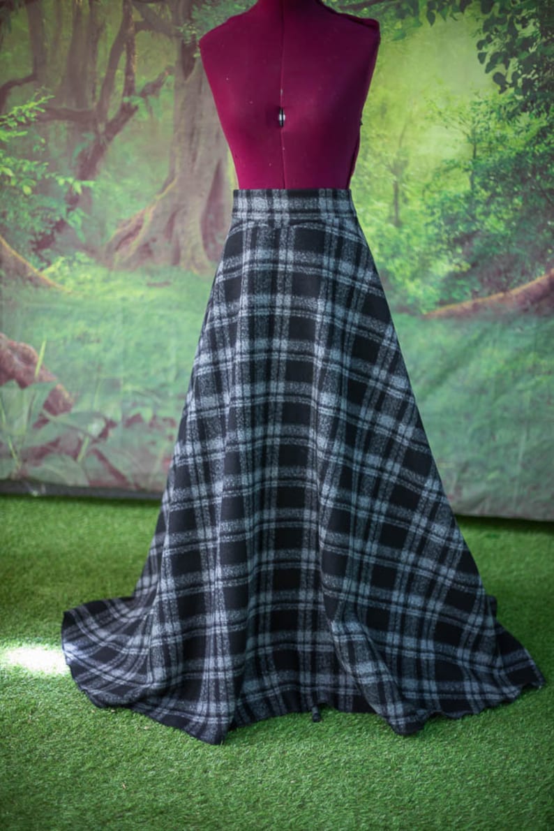 Tartan Skirt in dark grey Outlander inspired historical scottish Edwardian tartan maxi skirt Black & Dark Grey