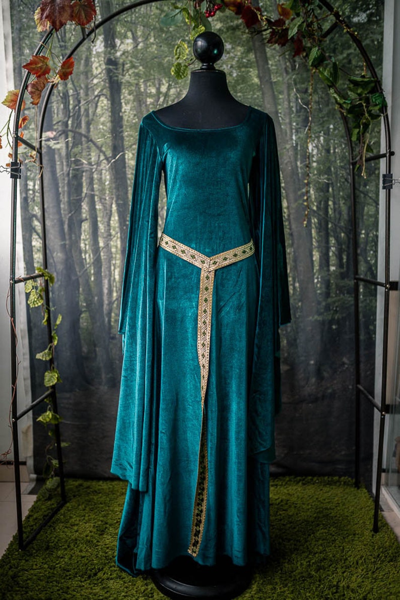 Green elven medieval dress velvet preraphaelite ren fair elf costume celtic medieval velvet dress image 9