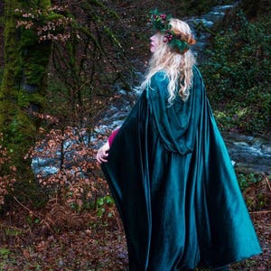 Velvet cape green hooded cloak, medieval elven fantasy costume cape with hood image 9