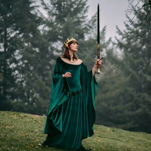 Green elven medieval dress velvet preraphaelite ren fair elf costume celtic medieval velvet dress image 5