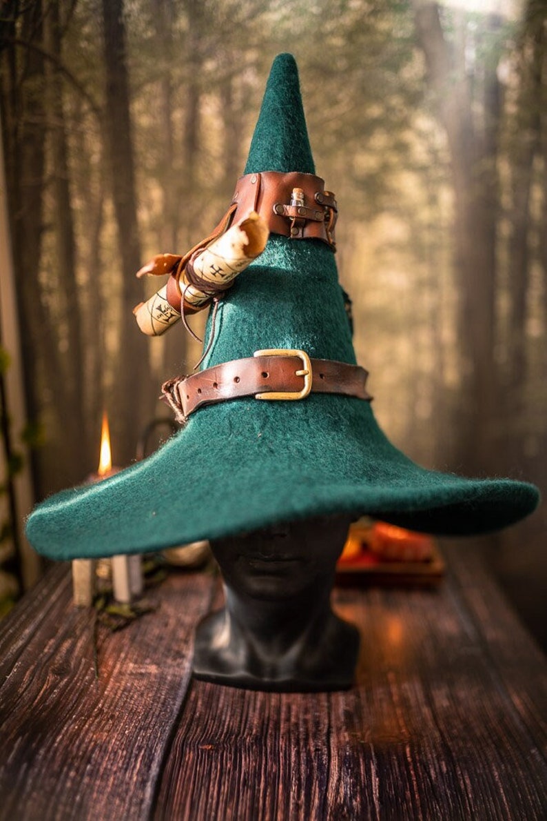 Alchemist witch hat adventurer larp magician forest wizard hat felted hat wool Halloween costume witch costume larp hat Green