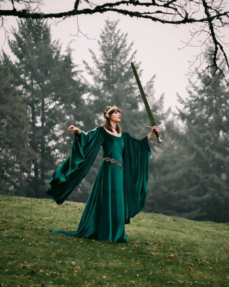 Green elven medieval dress velvet preraphaelite ren fair elf costume celtic medieval velvet dress image 8