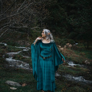 Green elven medieval dress velvet preraphaelite ren fair elf costume celtic medieval velvet dress image 4