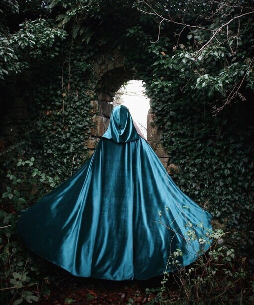 Forum Novelties Green Fantasy Cape - Soft Costume Cape For Halloween & Dress-Up